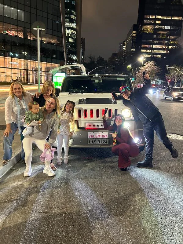 Aluguel de limousine para aniversário em São Paulo Aluguel de limousine para aniversário em São Paulo