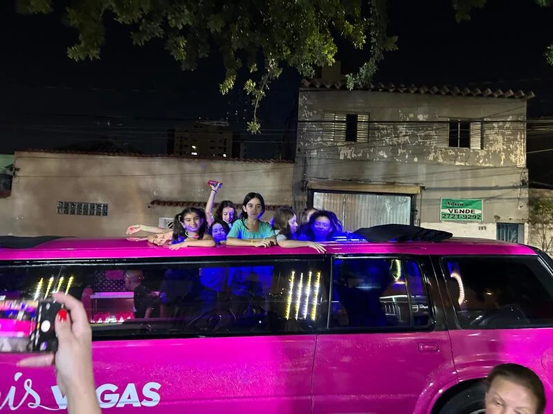 Aluguel de limousine para aniversário em São Paulo Aluguel de limousine para aniversário em São Paulo