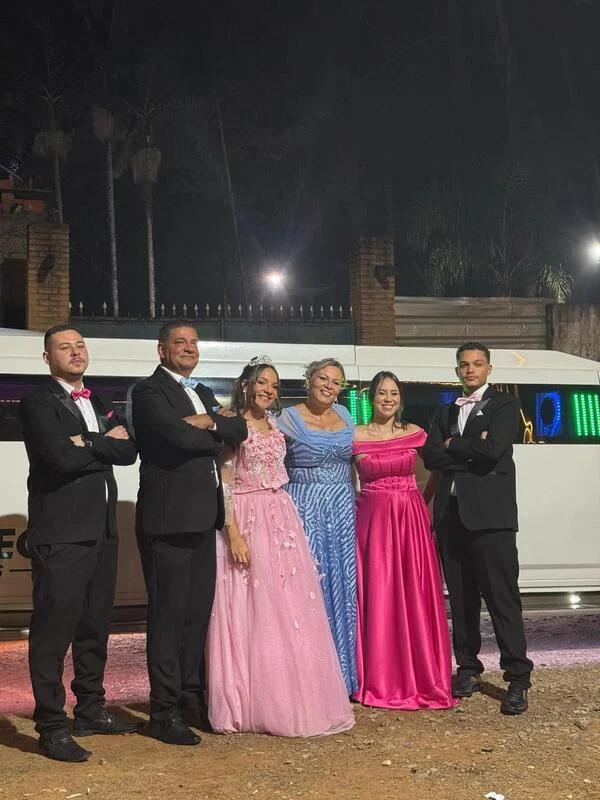 Aluguel de limousine para debutante Aluguel de limousine para debutante