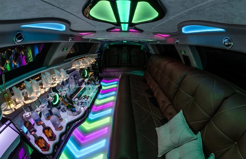Locação de limousine com champagne na Grande São Paulo Locação de limousine com champagne na Grande São Paulo