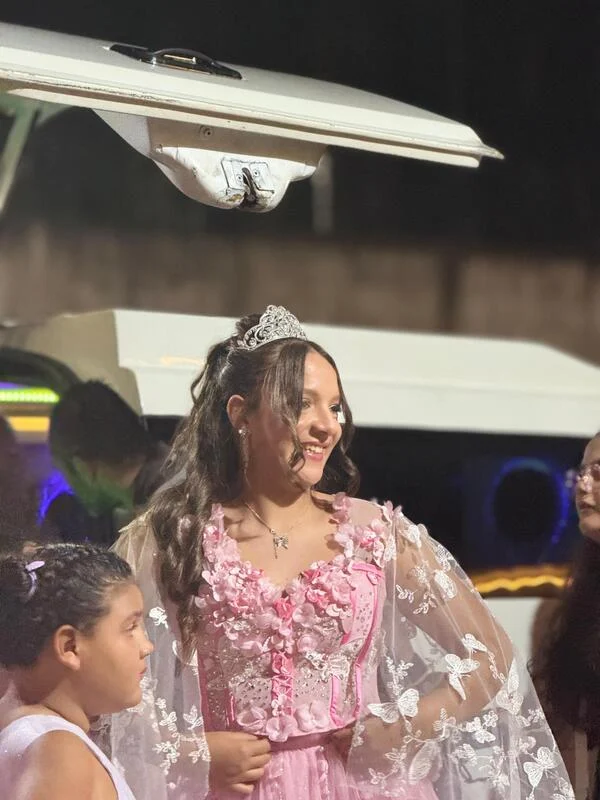 Locação de limousine para festas de 15 anos na Grande São Paulo Locação de limousine para festas de 15 anos na Grande São Paulo