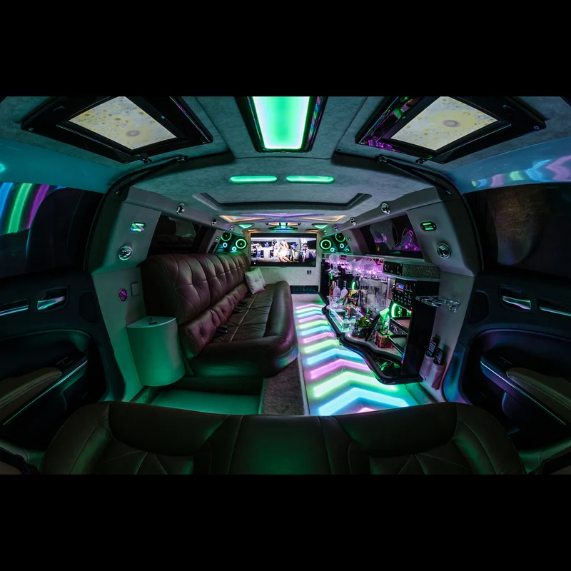 Locação de limousine rosa em São Paulo Locação de limousine rosa em São Paulo