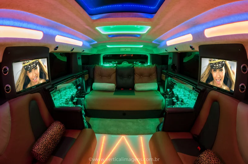 Locação de limousine rosa em São Paulo Locação de limousine rosa em São Paulo