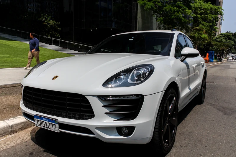 Transfer de luxo com motorista na Grande São Paulo Transfer de luxo com motorista na Grande São Paulo